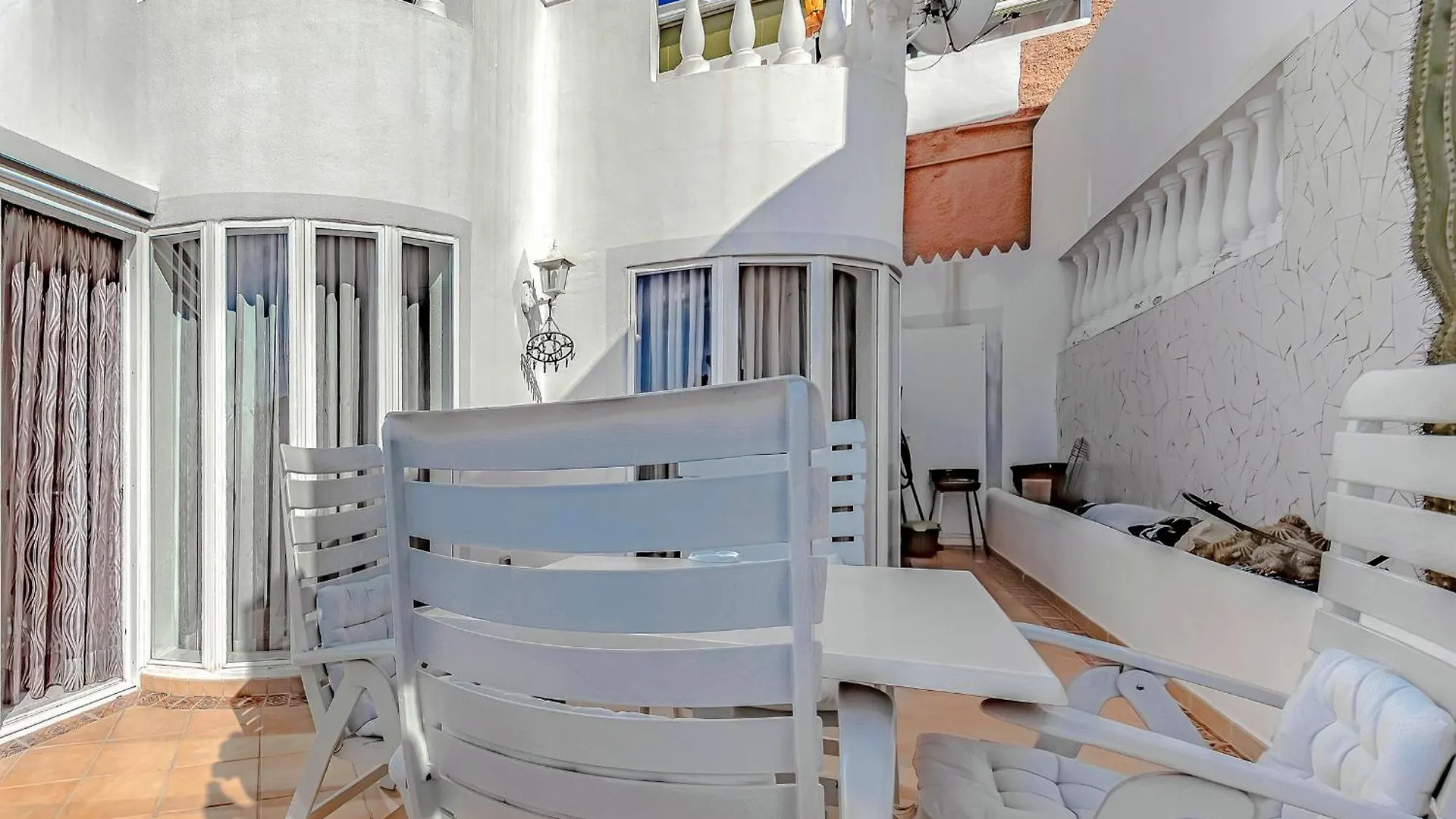 Villa Las Mimosas 아데제