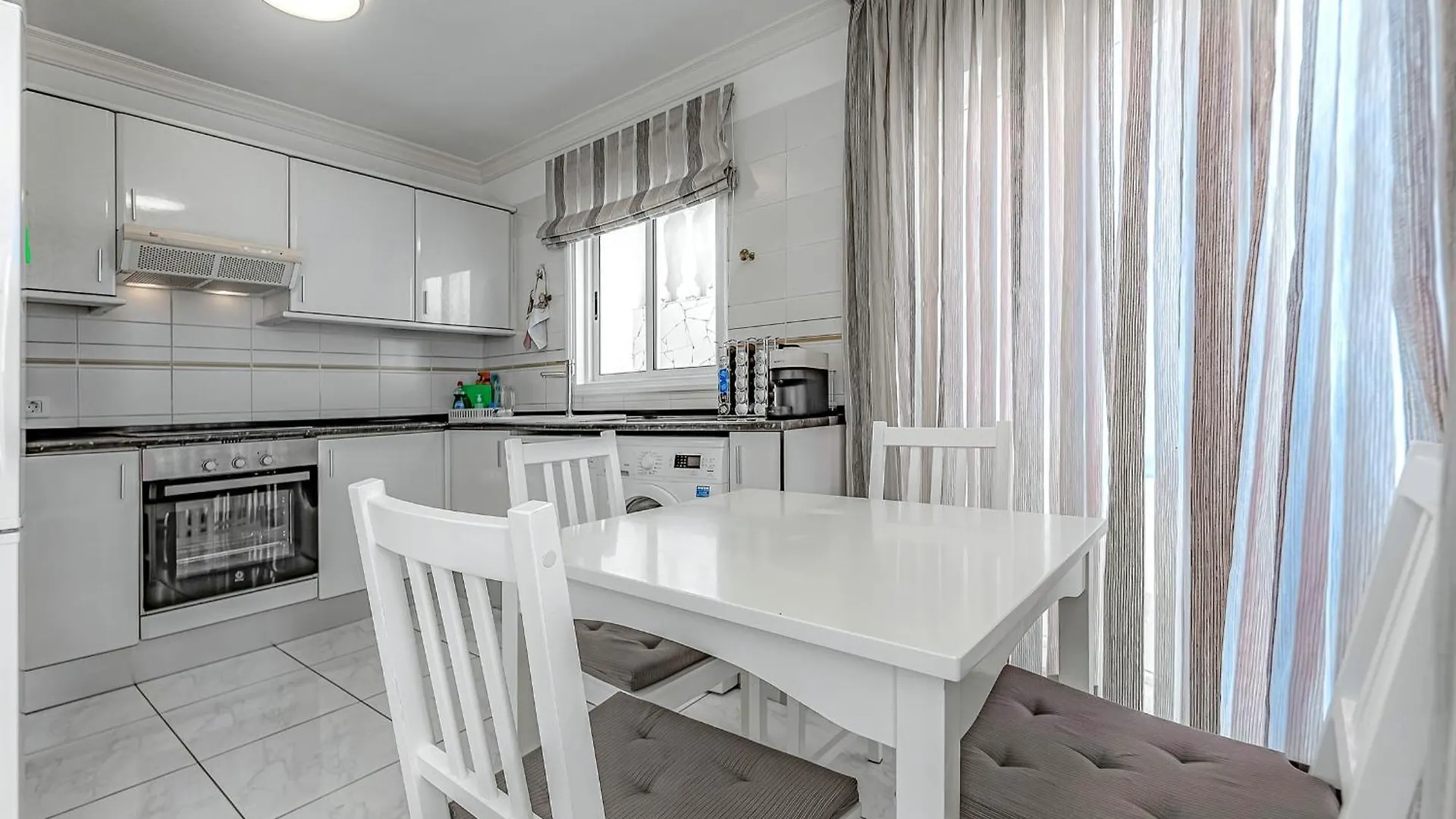 Villa Las Mimosas 아데제
